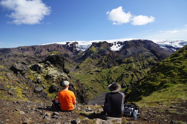 Drei Bullis auf Island - BlickRichtungMyrdalsjoekull