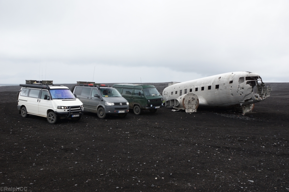 Drei Bullis auf Island-Tour