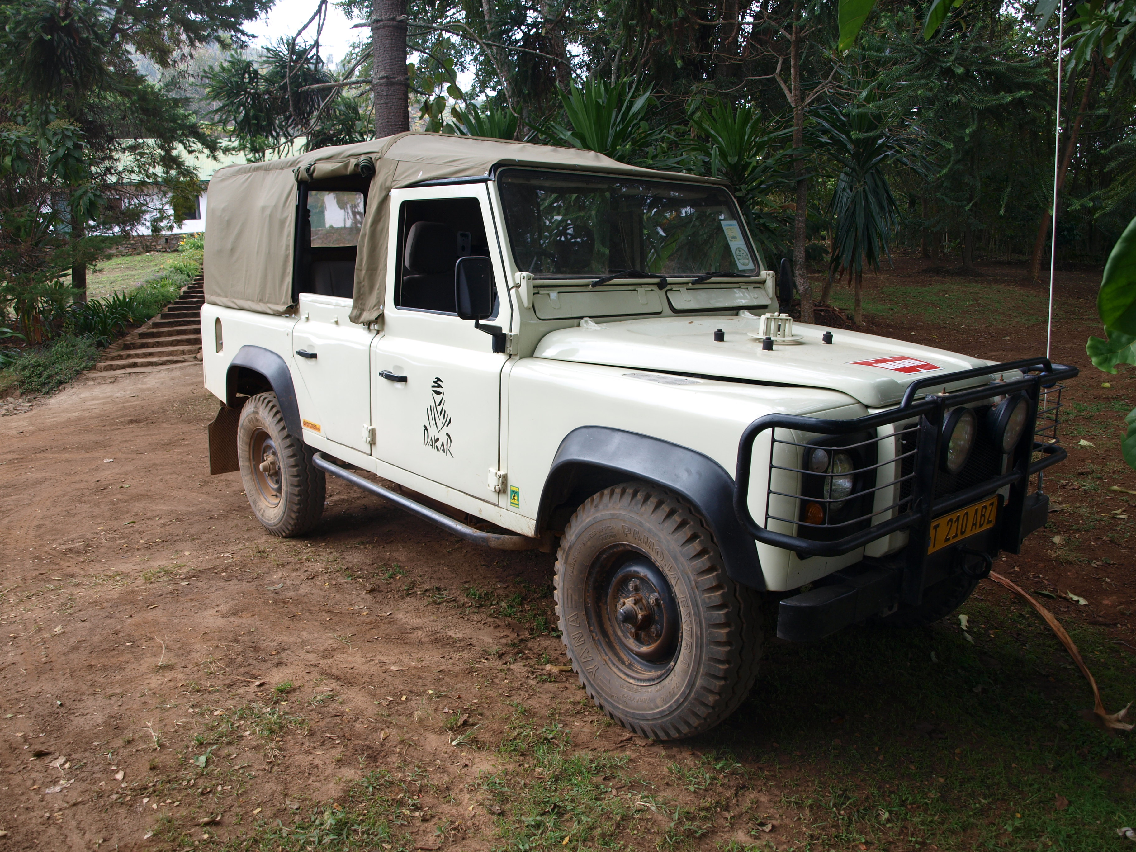 Land Rover One-Ten, reisefertig 2 - Himo, Tansania