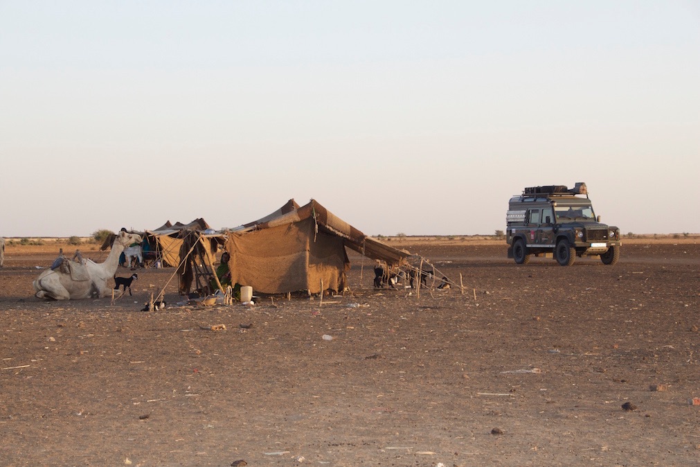 Die Nomaden zeigten uns ihr Zuhause und luden uns auf einen Tee ein, Sudan