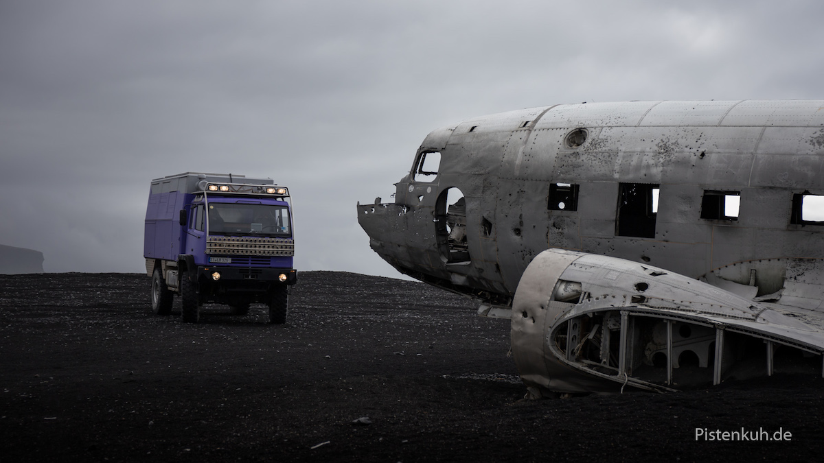 Ein altes Flugzeug-Wrack, Sólheimasandur, Island