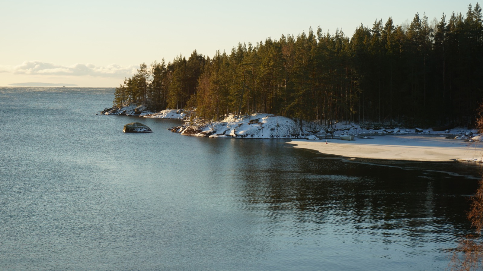 Am Vättern, dem zweitgrößten See Schwedens ist der Winter am 5. Januar schon vorbei