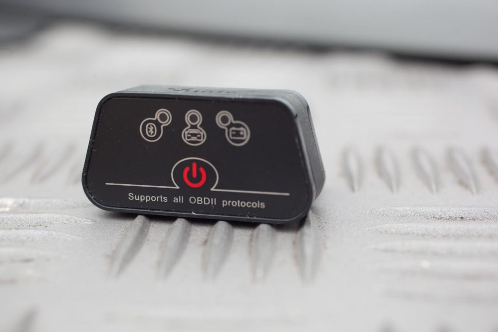 OBD-Diagnose - Stecker und App - Vgate iCar 2 Bluetooth-Adapter für OBD-2 Schnittstellen.