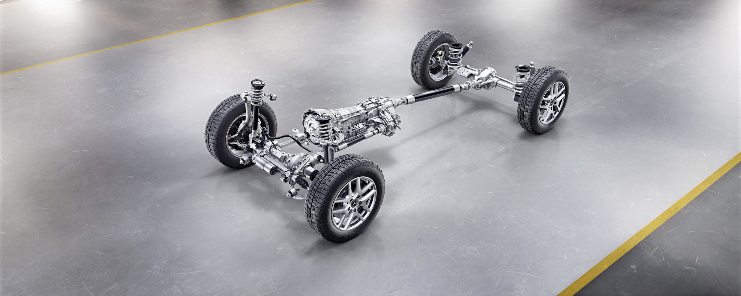 Die neue Mercedes-Benz G-Klasse von 2018 - Einiges Neues: verschraubte Kombination Getriebe-Untersetzungsgetriebe und elektromechanische Lenkung.