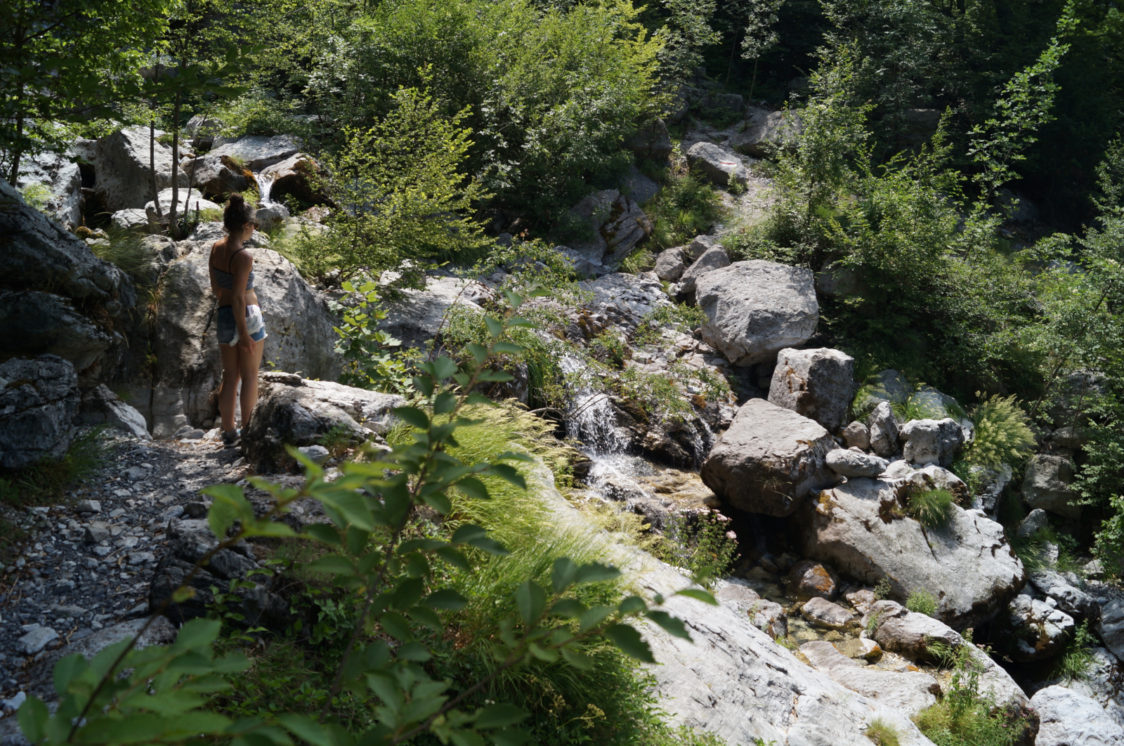Offroad in Albanien - Auf der Suche nach dem richtigen Weg zum Wasserfall von Grunas.