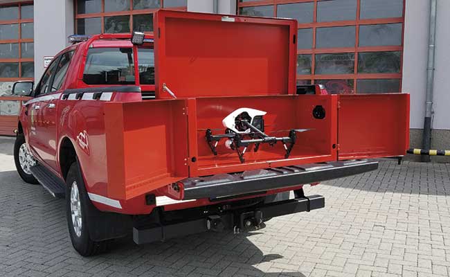Greiner Automotive - Einsatzbeispiel Feuerwehr: Drohne sicher transportiert.