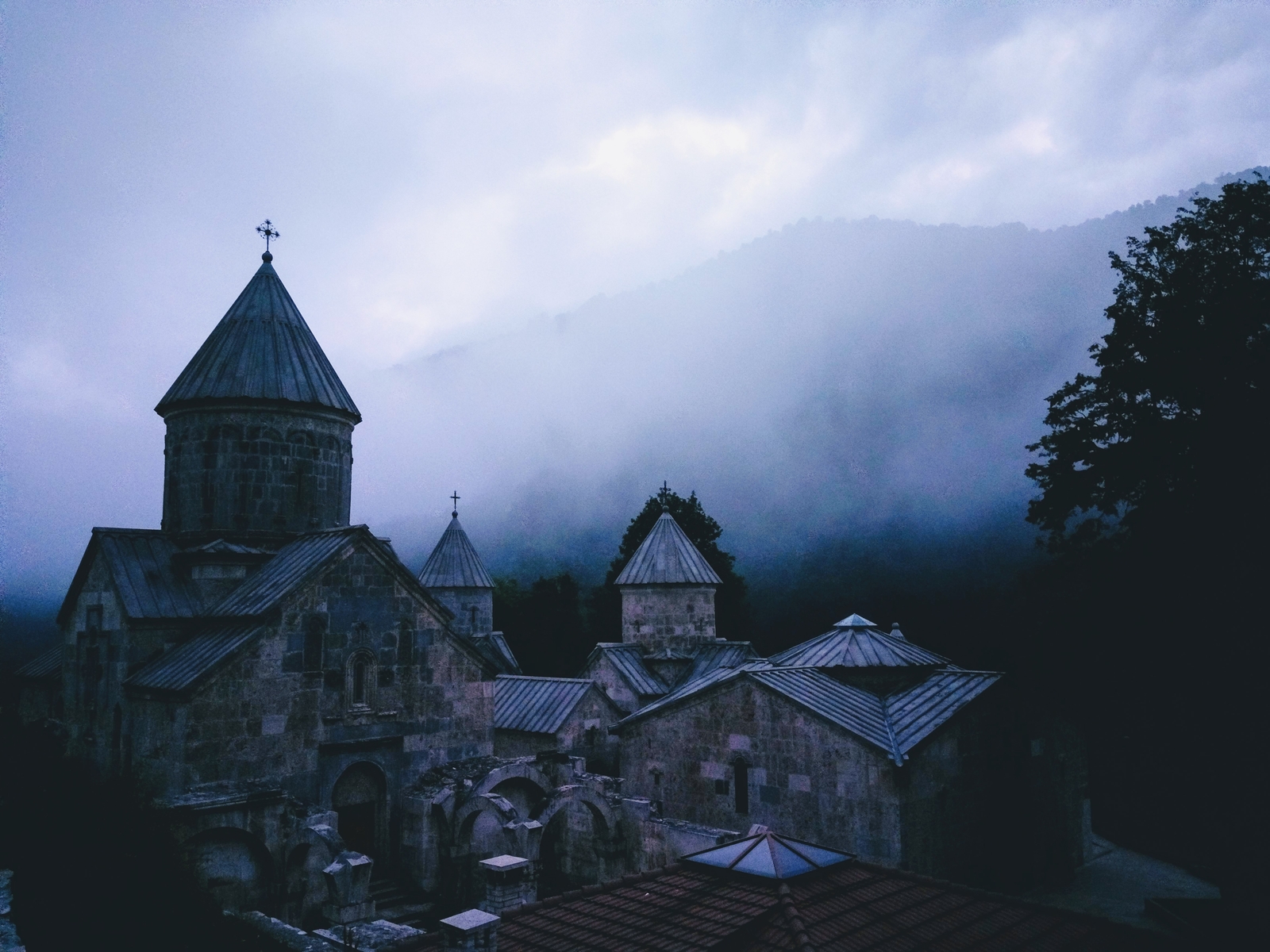 Offroad-Overlanding-Weltreise mit Kindern - Orthodoxes Kloster, Nordarmenien.