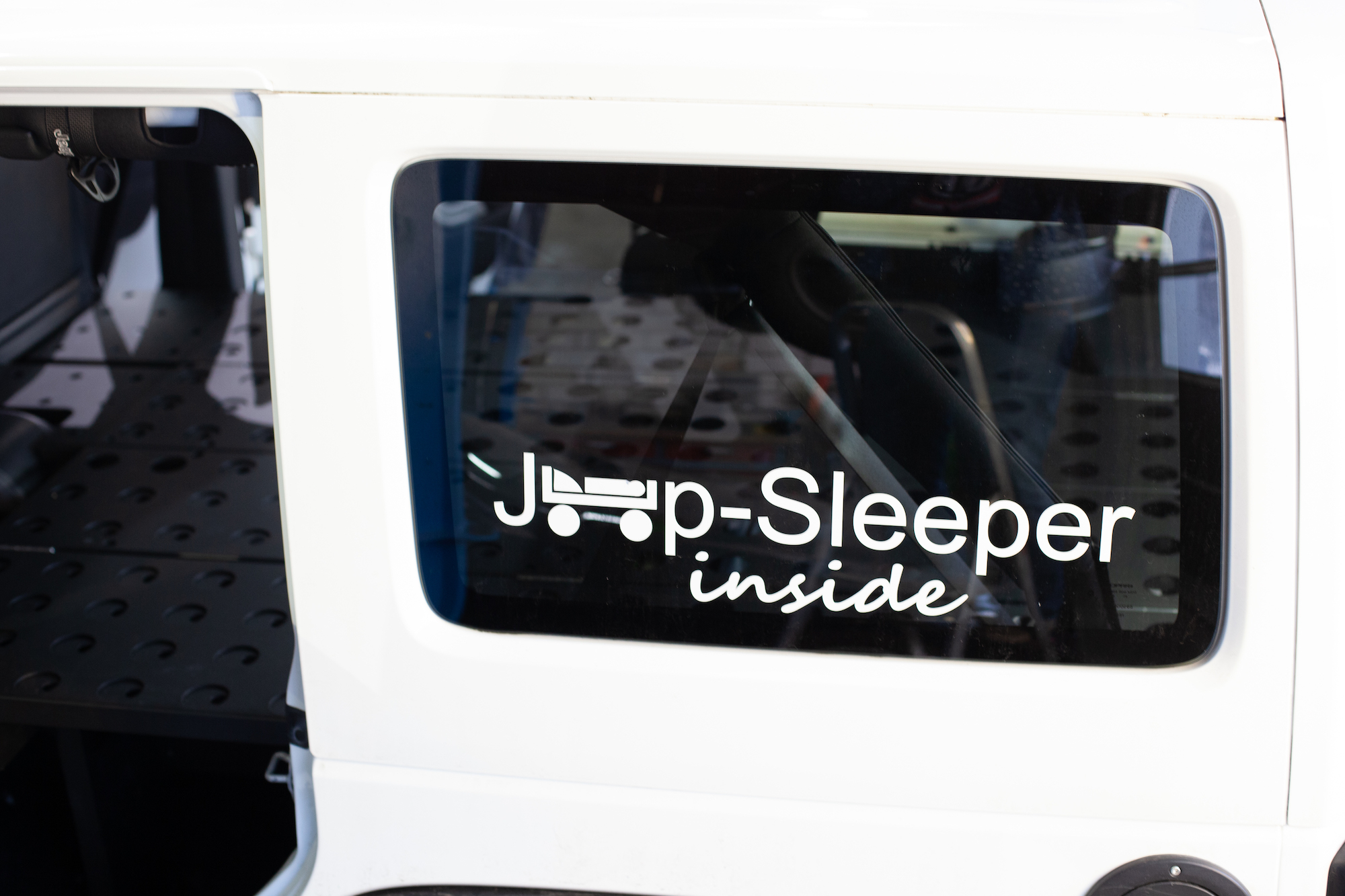 JK-Sleeper Jeep Wrangler Innenausbau-14