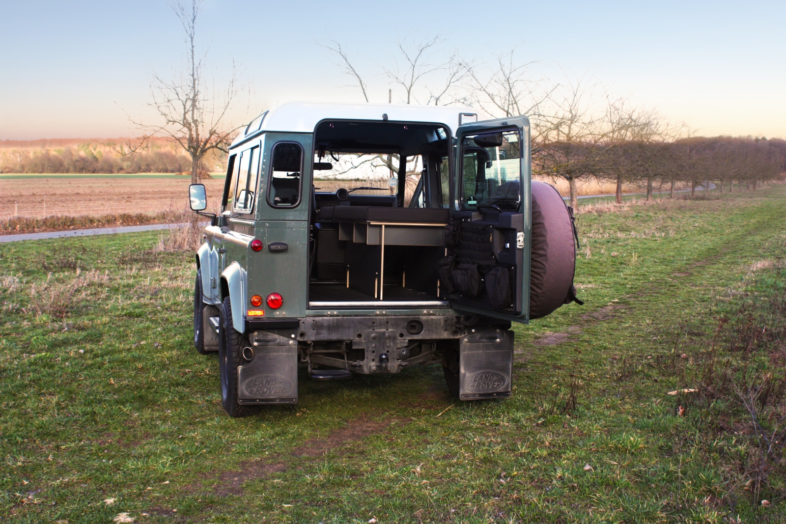 Das Kaua'i Camper Stecksystem nun auch für den Land Rover Defender 90.