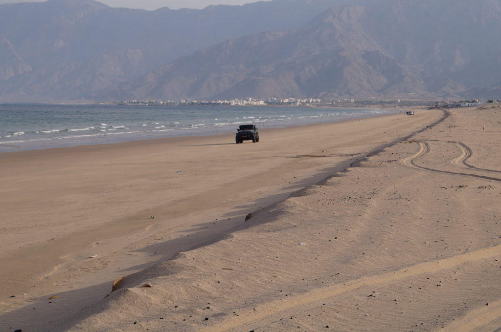 Feiertags geht es mit dem Jeep auch schon mal direkt an den Strand.