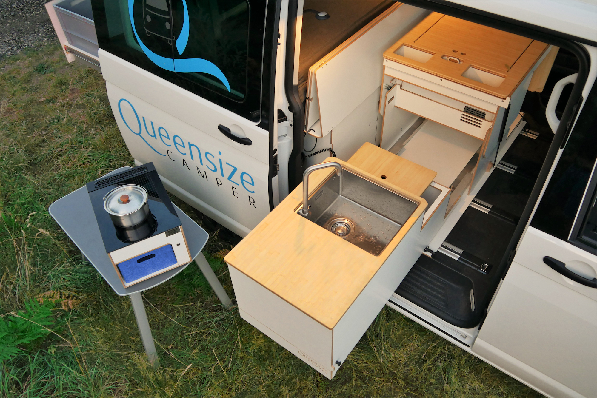 Queensize Camper - Inside 2 verbesserter modularer Innenausbau für VW T5/T6  - MATSCH&PISTE