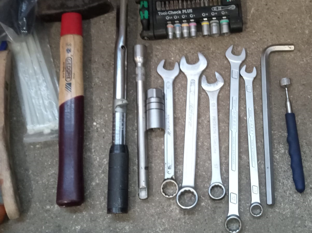 Werkzeug für den Lada Niva