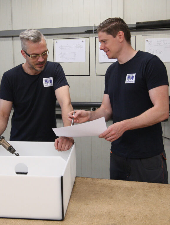 DL Kunststofftechnik - Individuelle Tanks aus Kunststoff für Wohnmobil- und Van-Ausbauten