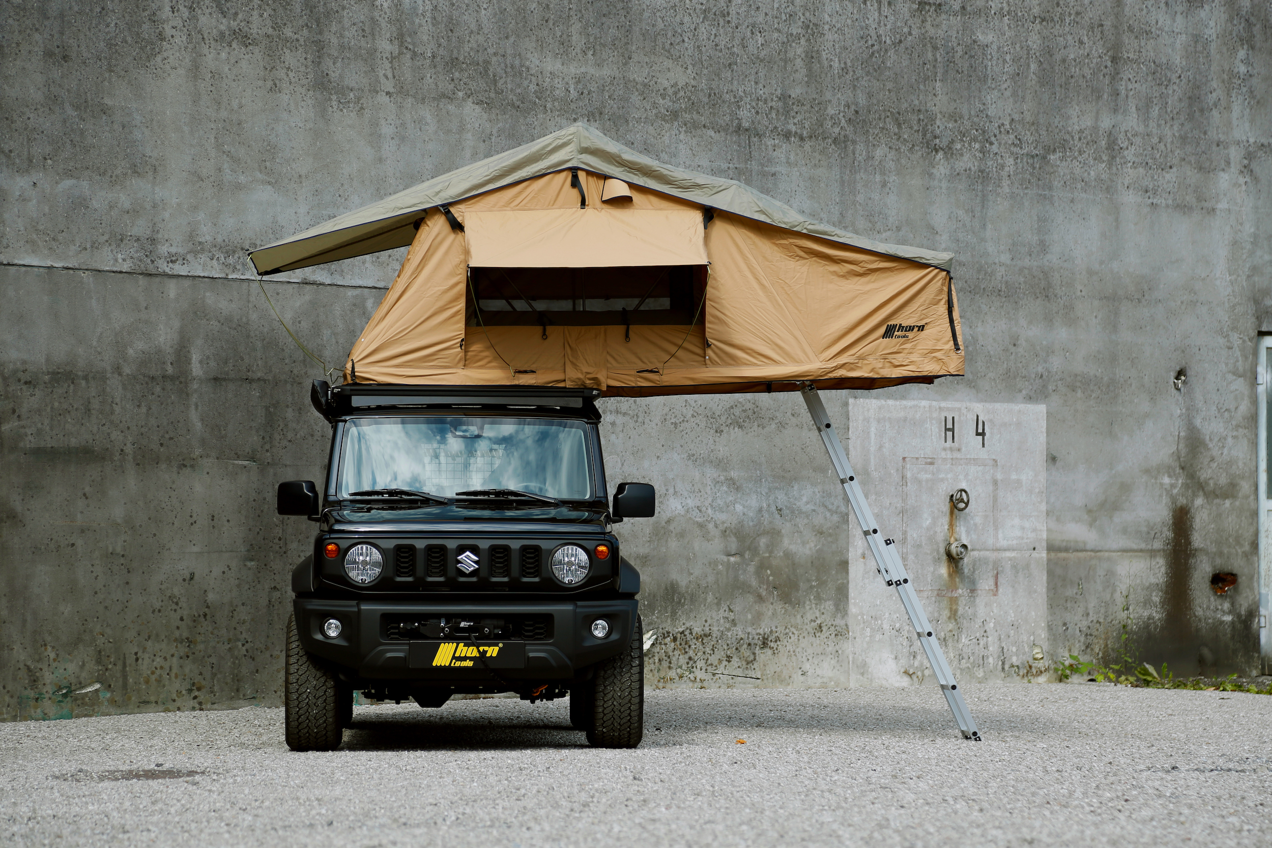 horntools ExRoof-Dachträger mit Dachzelt auf Suzuki Jimny