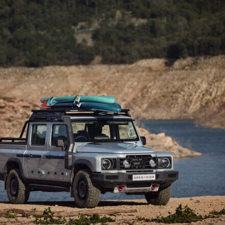 Mit Spannungb erwartet, der Ineos Automotive Pick-up.