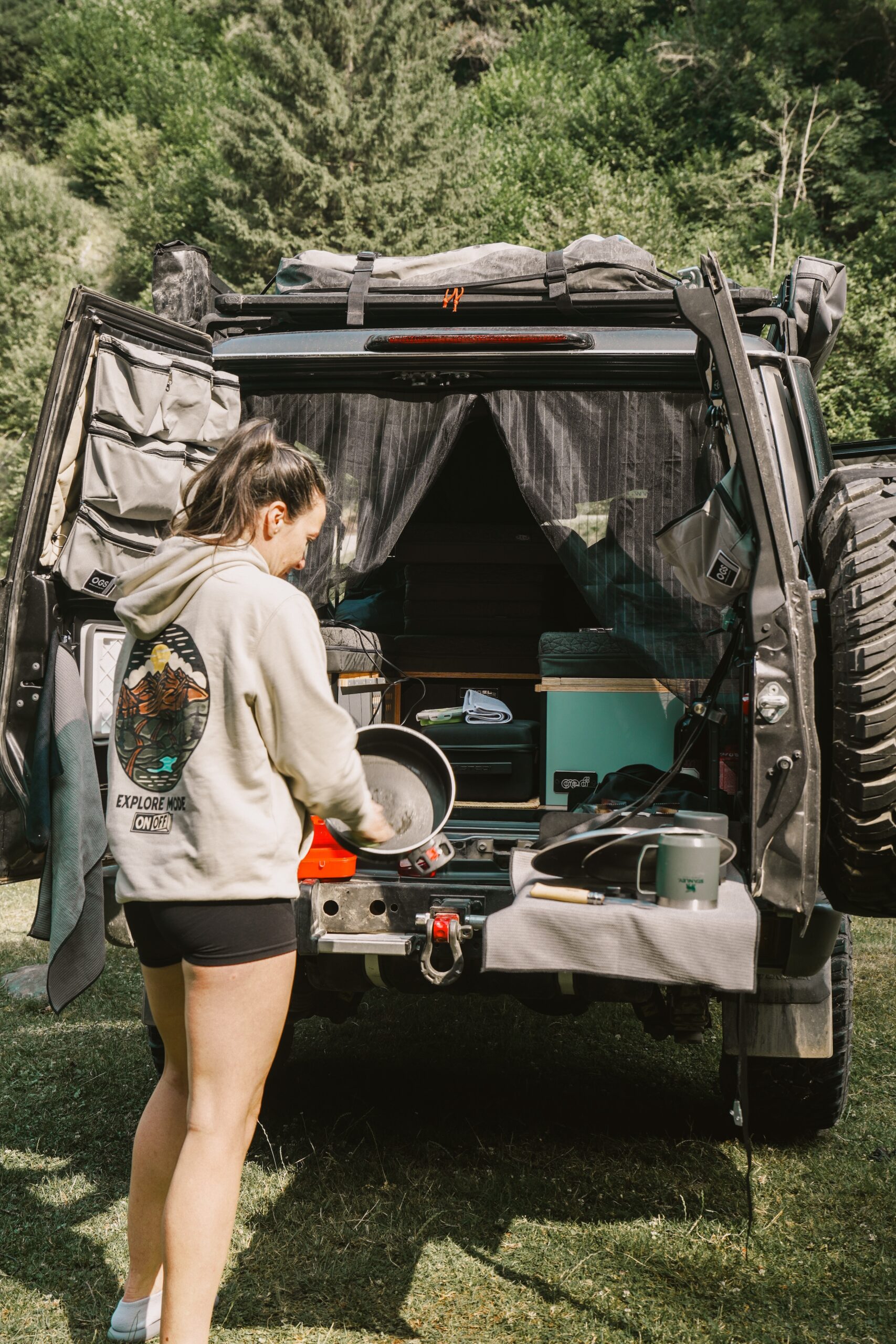 Toyota GRJ76 Land Cruiser Innenausbau von Marlene und Franz - Hecktüre