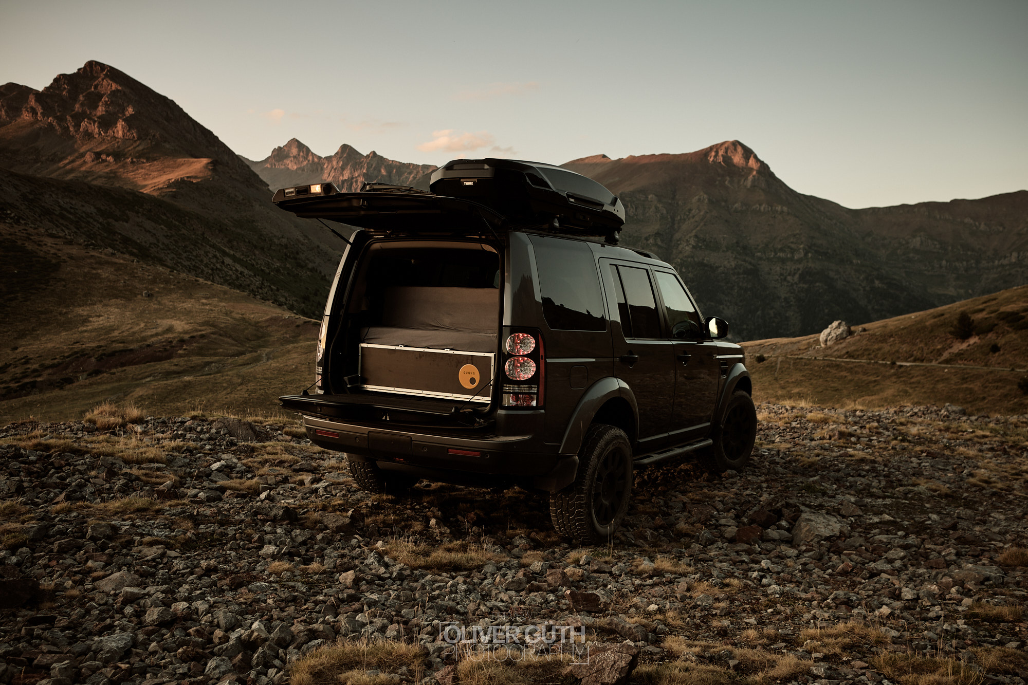 Flatbox von QUQUQ als mobiler Camping-Ausbau für den Disco und den nagelneuen Toyota Land Cruiser 250 