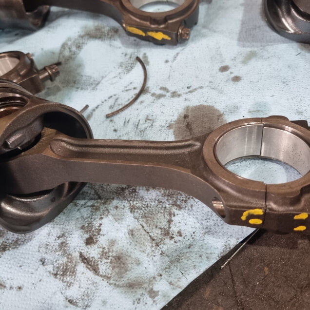 Kolben mit Schaden durch Mangelschmierung.