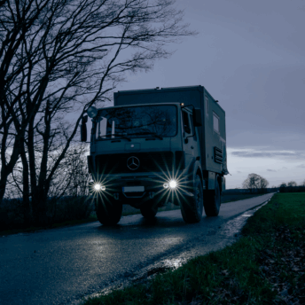 Licht im Herbst - Mercedes-Benz 1222