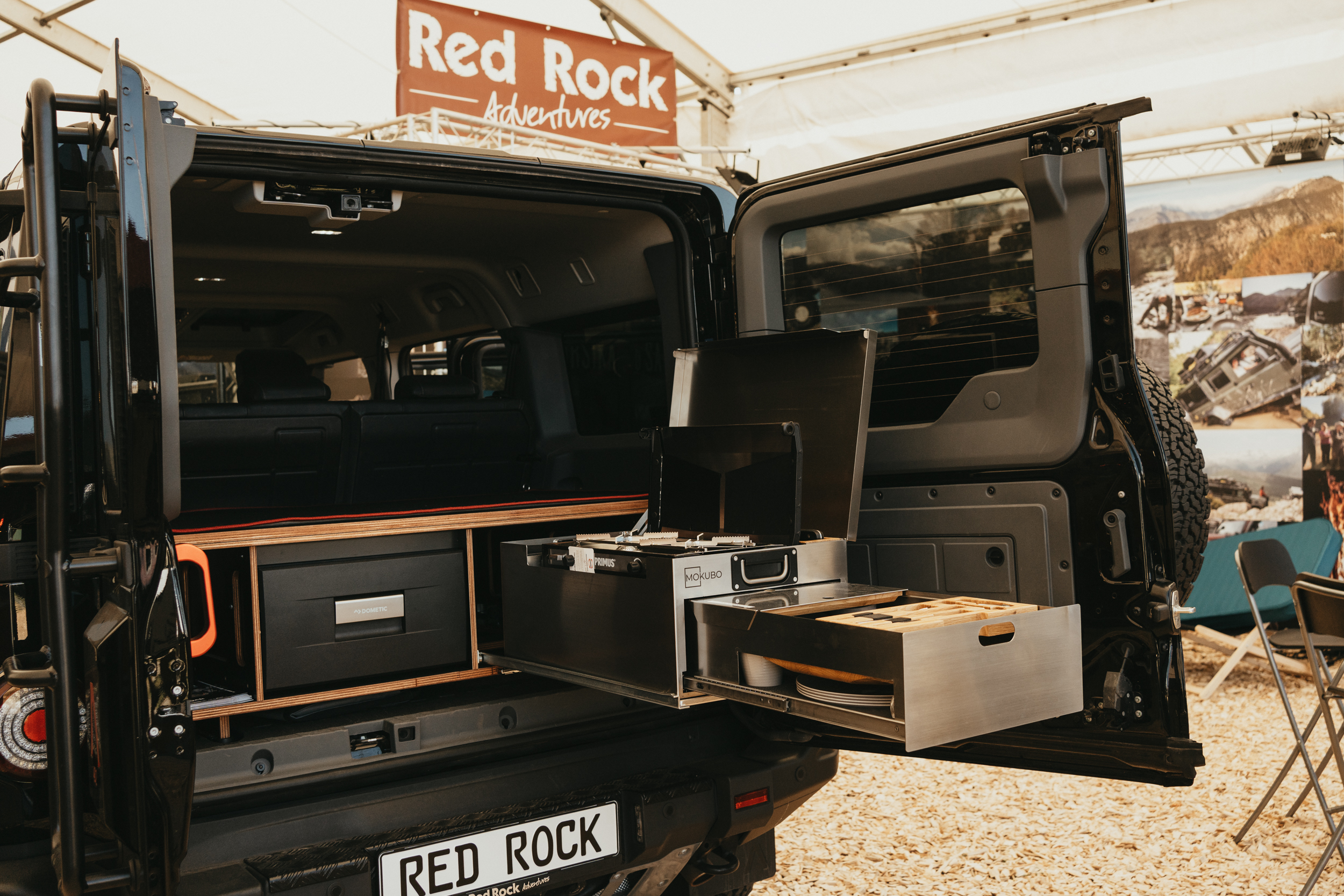 Grenadier Flex2 Ausbau mit der Red Rock Mokubo. als Option.