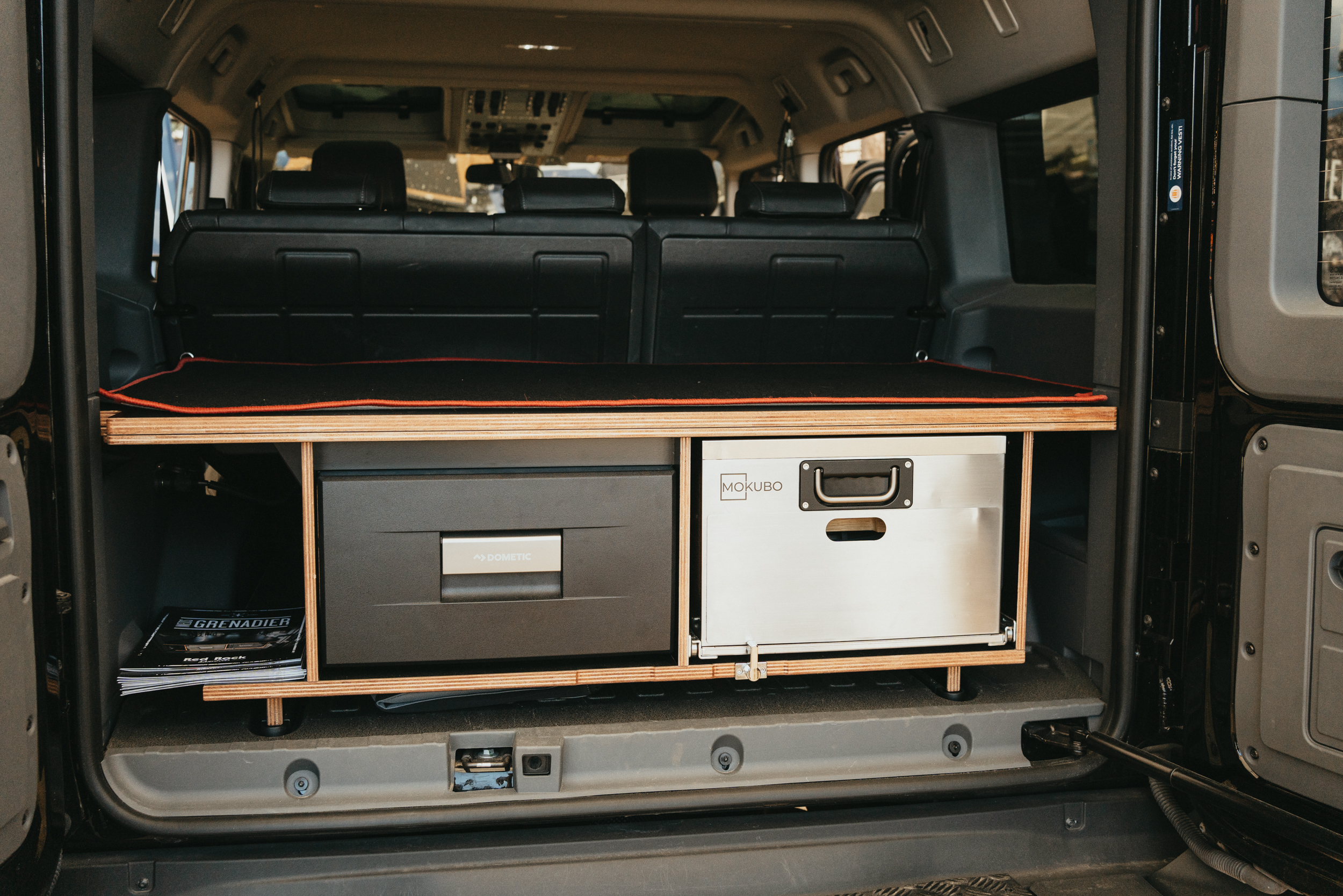 Auch im Alltag voll nutzbar. Hintere Sitzbank und der Flex2 Ausbau.