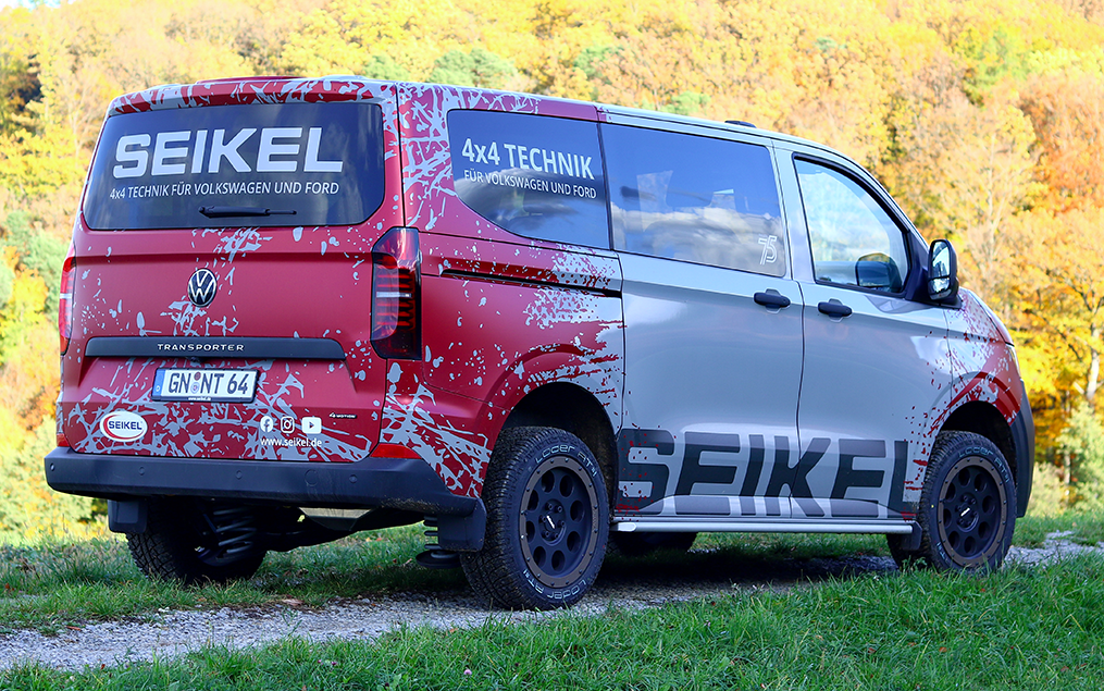 40 mm mehr Bodenfreiheit mit Eibach-Federn.