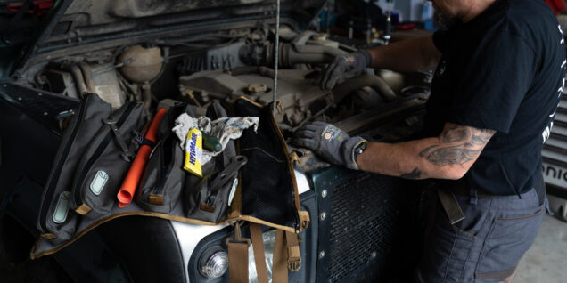 Fahrzeugwartung -Selbermachen, insbesondere an älteren Fahrzeugen.