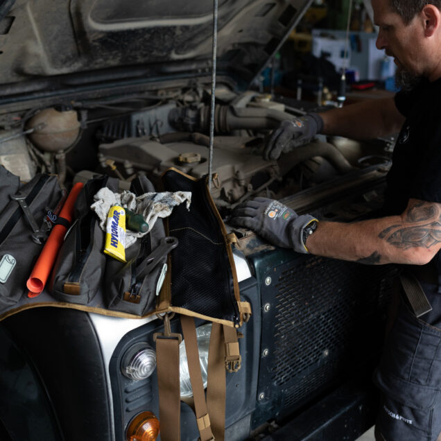 Fahrzeugwartung -Selbermachen, insbesondere an älteren Fahrzeugen.