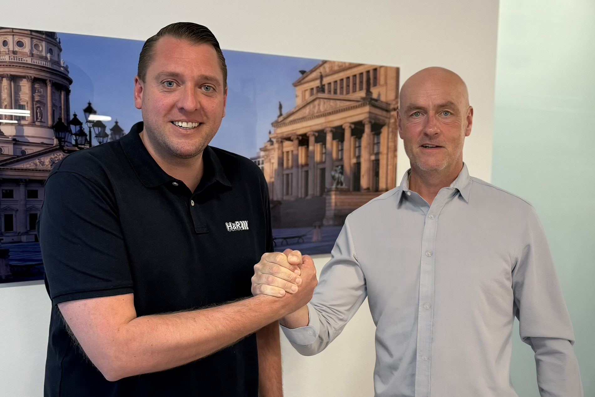 H&R übernimmt Trekfinder und Stock&Stein