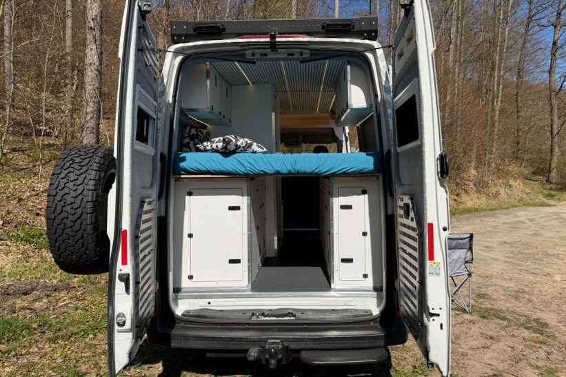 Oryx Solutions - VW Crafter und MAN TGE modulares Mobelsystem