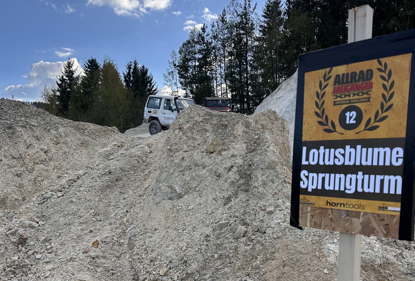 Hindernis Lotusblume Sprungturm beim Allradfreigang