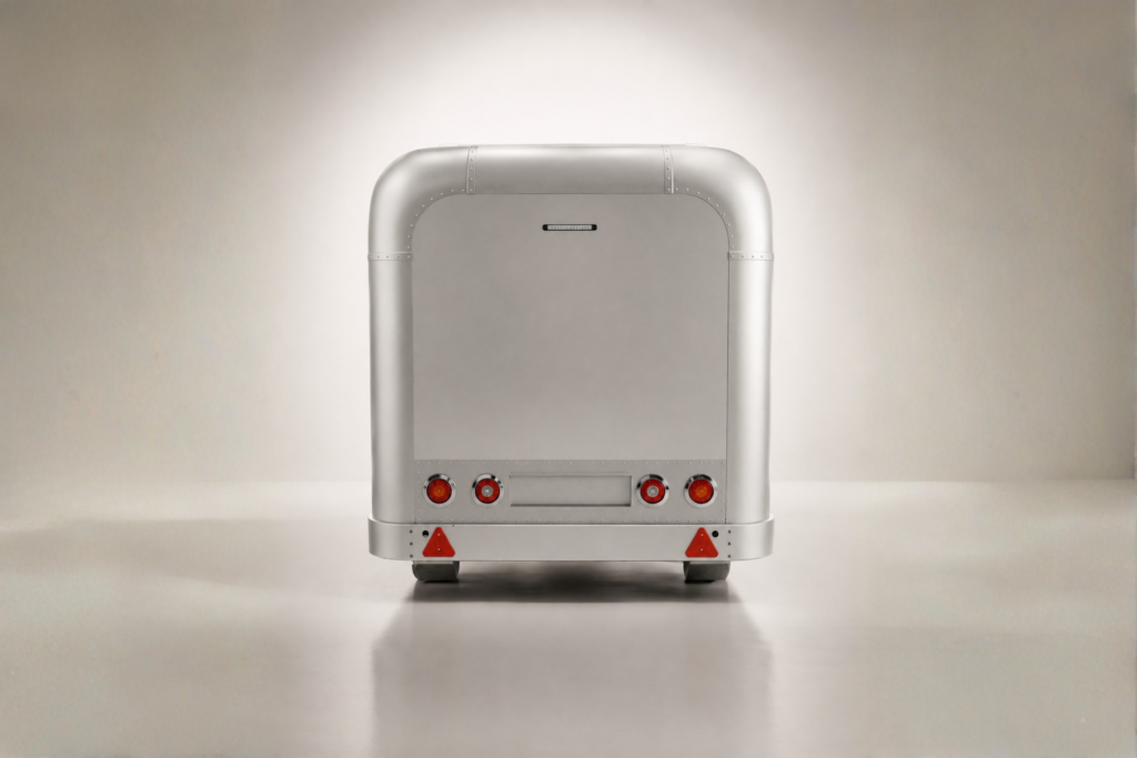 Lume Ranger Caravan von hinten
