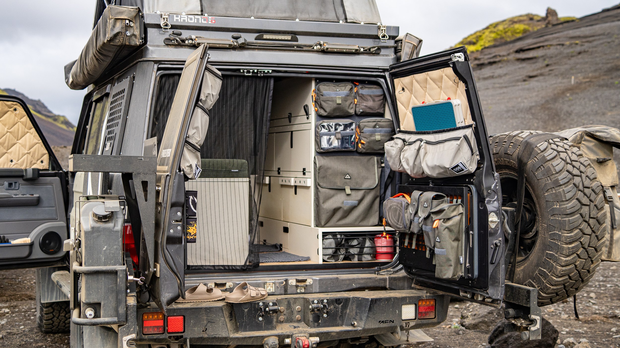 Heckküche des Toyota Land Cruiser GRJ76