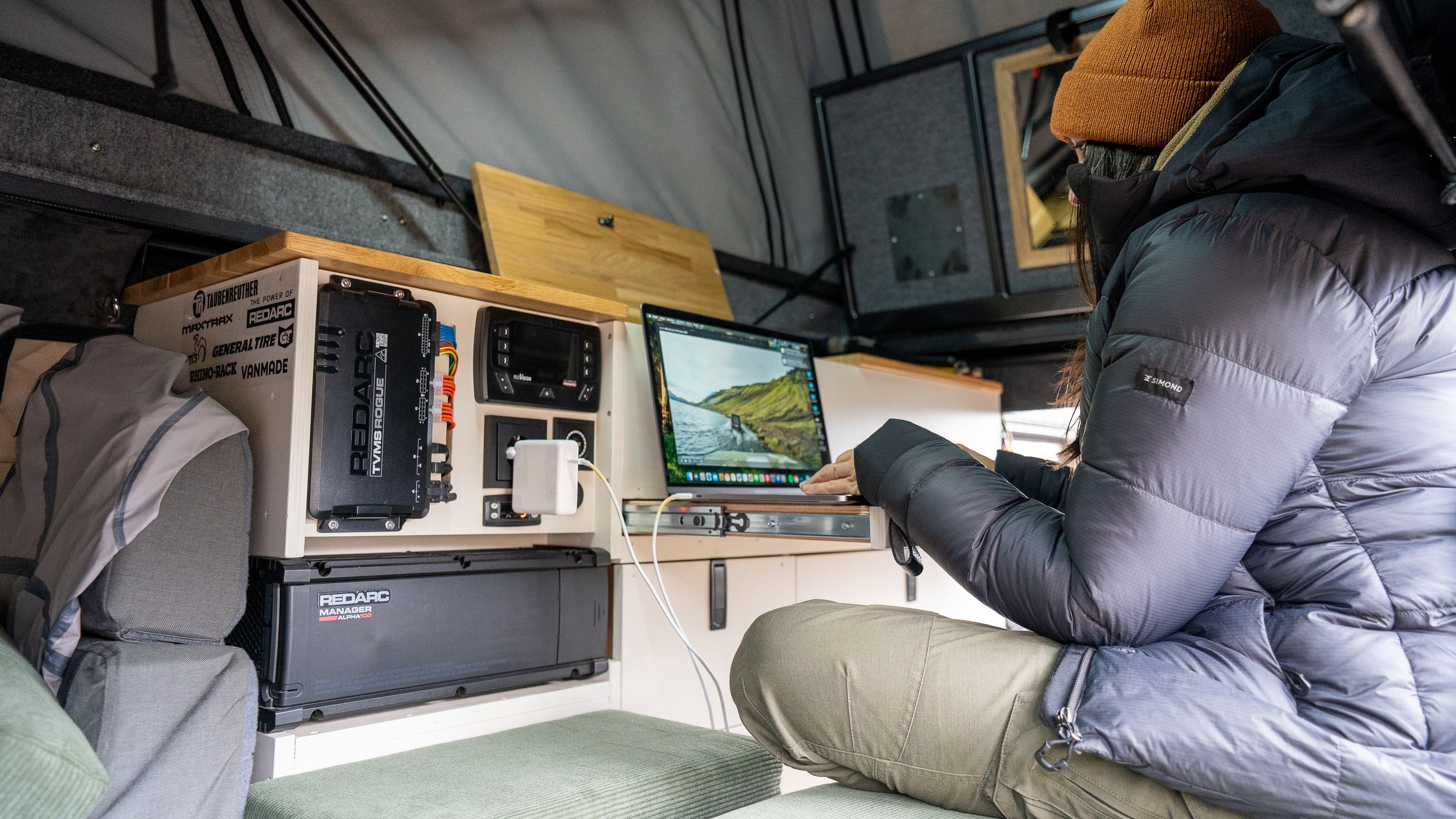 Toyota Land Cruiser GRJ76 im Hochland von Island