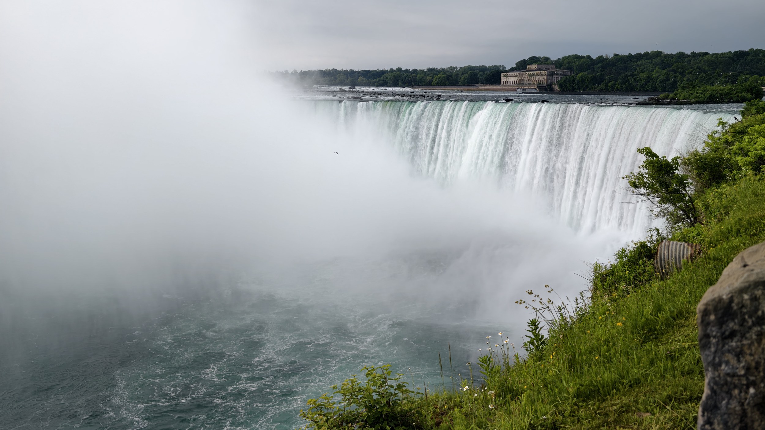 Kurzer Stopp an den Niagarafällen.
