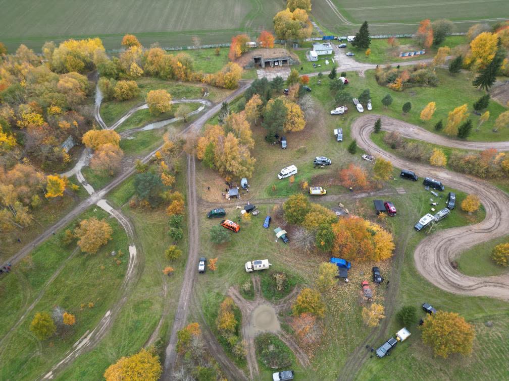 Luftaufnahme des Pommernträff-Geländes mit Offroad-Strecke